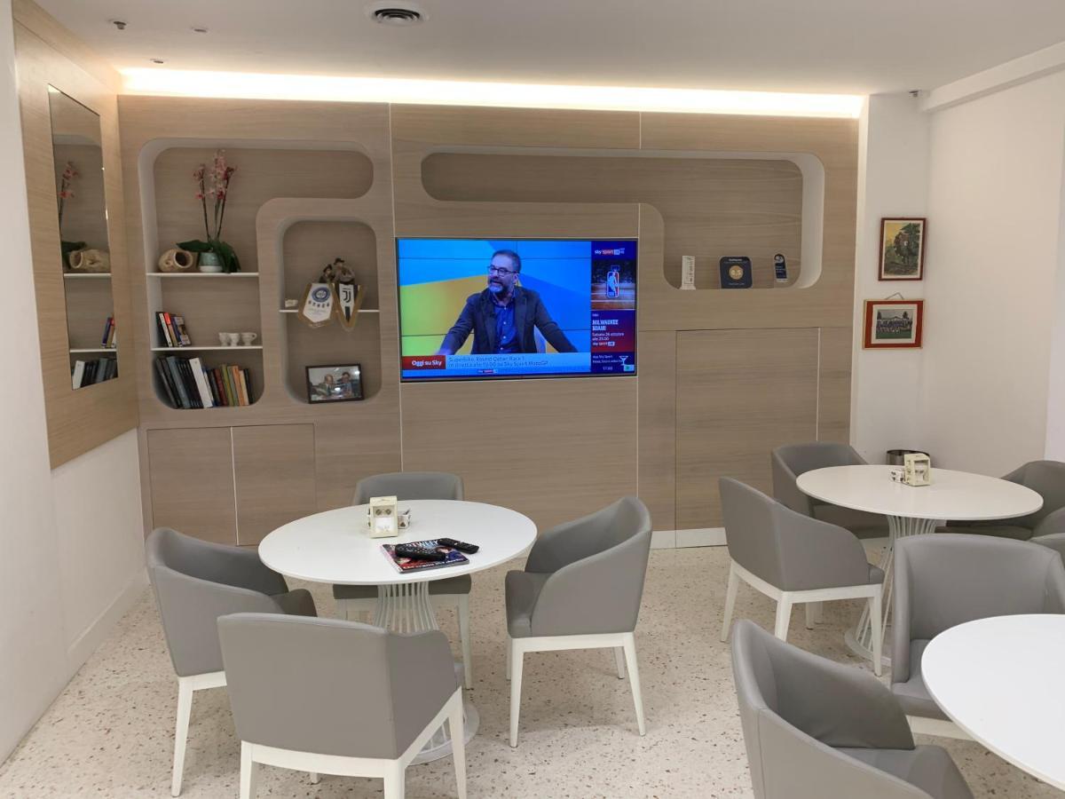 Hotel San Carlo 利尼亚诺萨比亚多罗 外观 照片