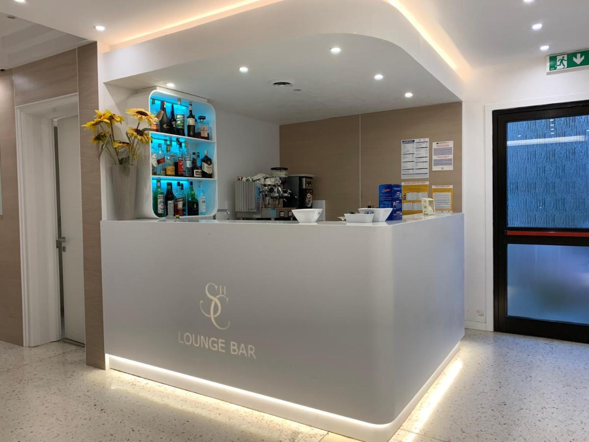 Hotel San Carlo 利尼亚诺萨比亚多罗 外观 照片