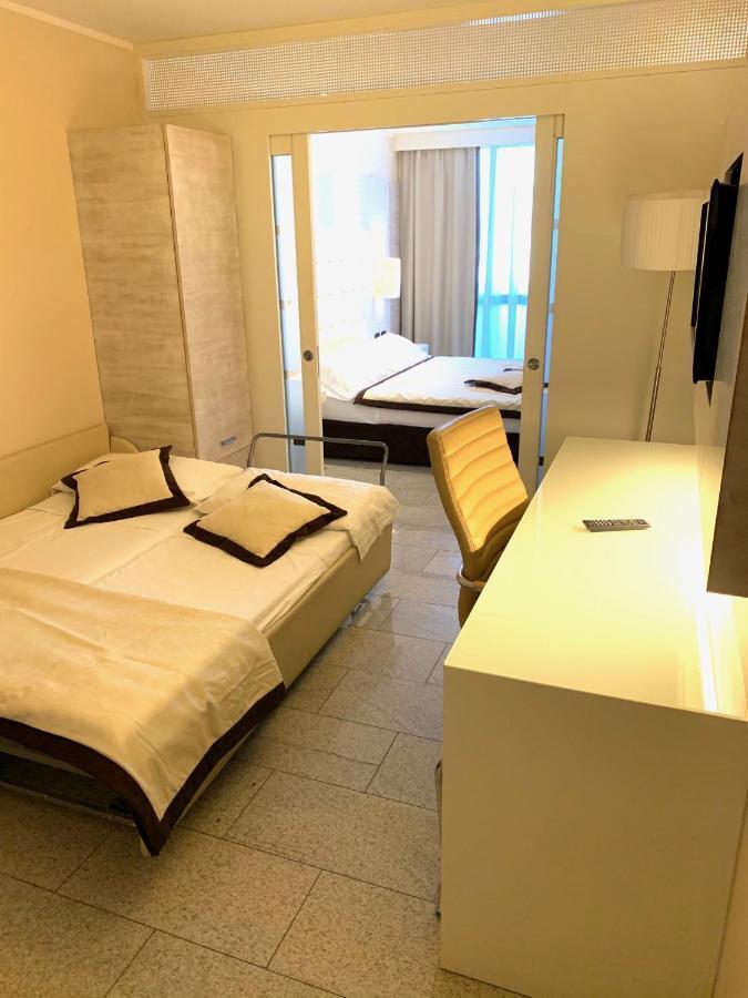 Hotel San Carlo 利尼亚诺萨比亚多罗 外观 照片
